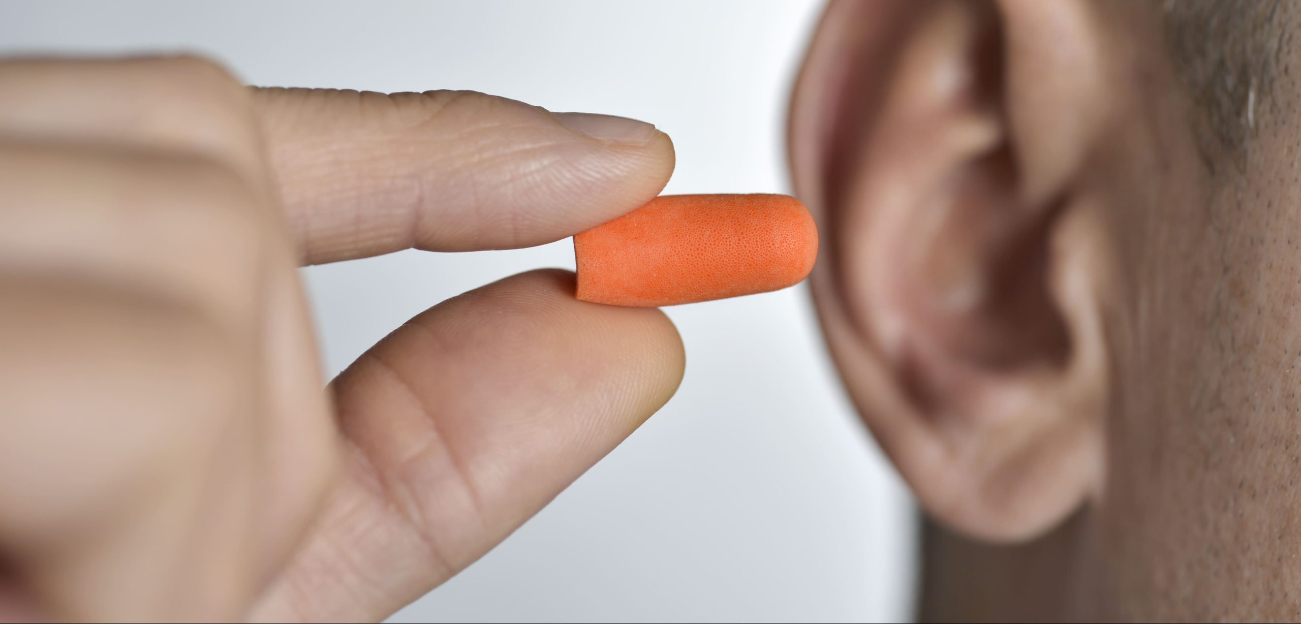 Tapones para los oídos: El accesorio indispensable prevenir la otitis en verano.